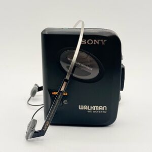 Sony Walkman WM-EX102 Cassette Player Mega Bass w/ Sony MDR-W10 Headphones. READ